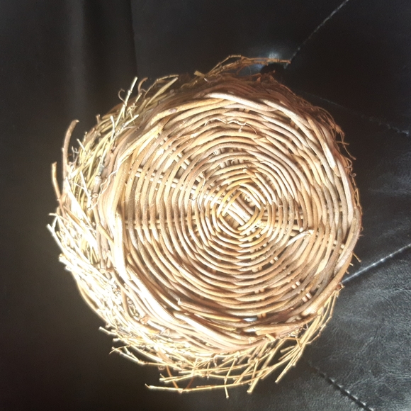 Wicket Basket Circle with Handle - Picture 3 of 14
